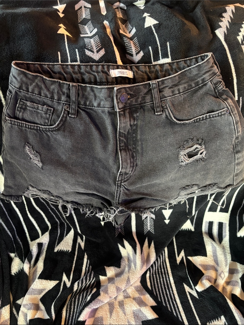 DISTORTED BLACK Ripped Denim Women Shorts - Forever 21